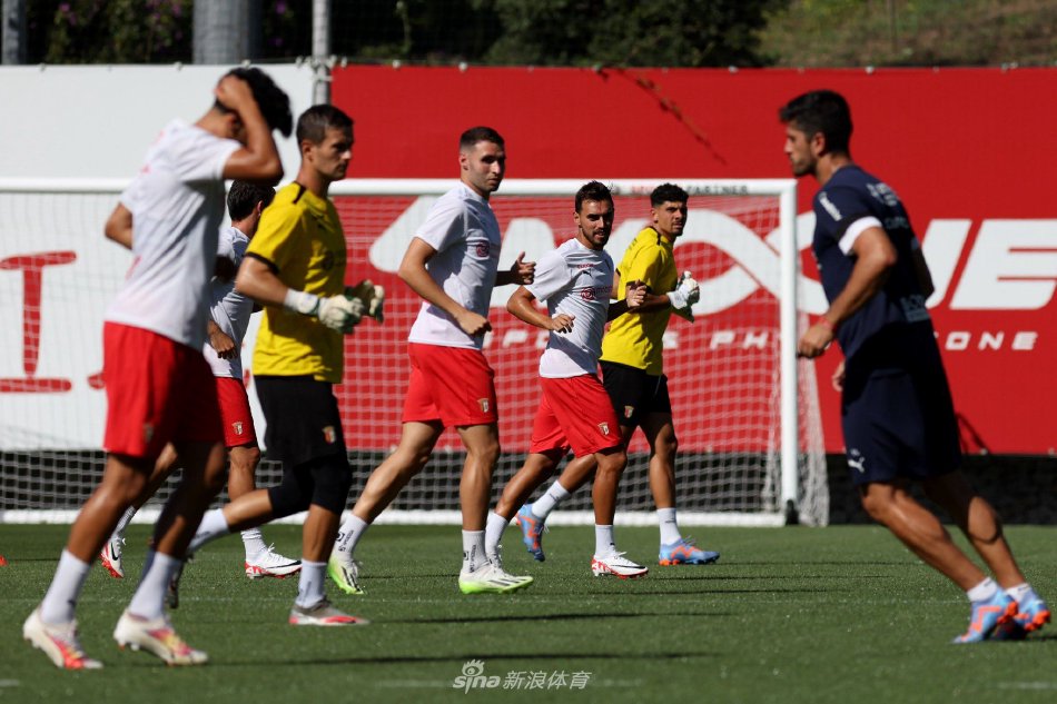 也体现了英 也体现了英