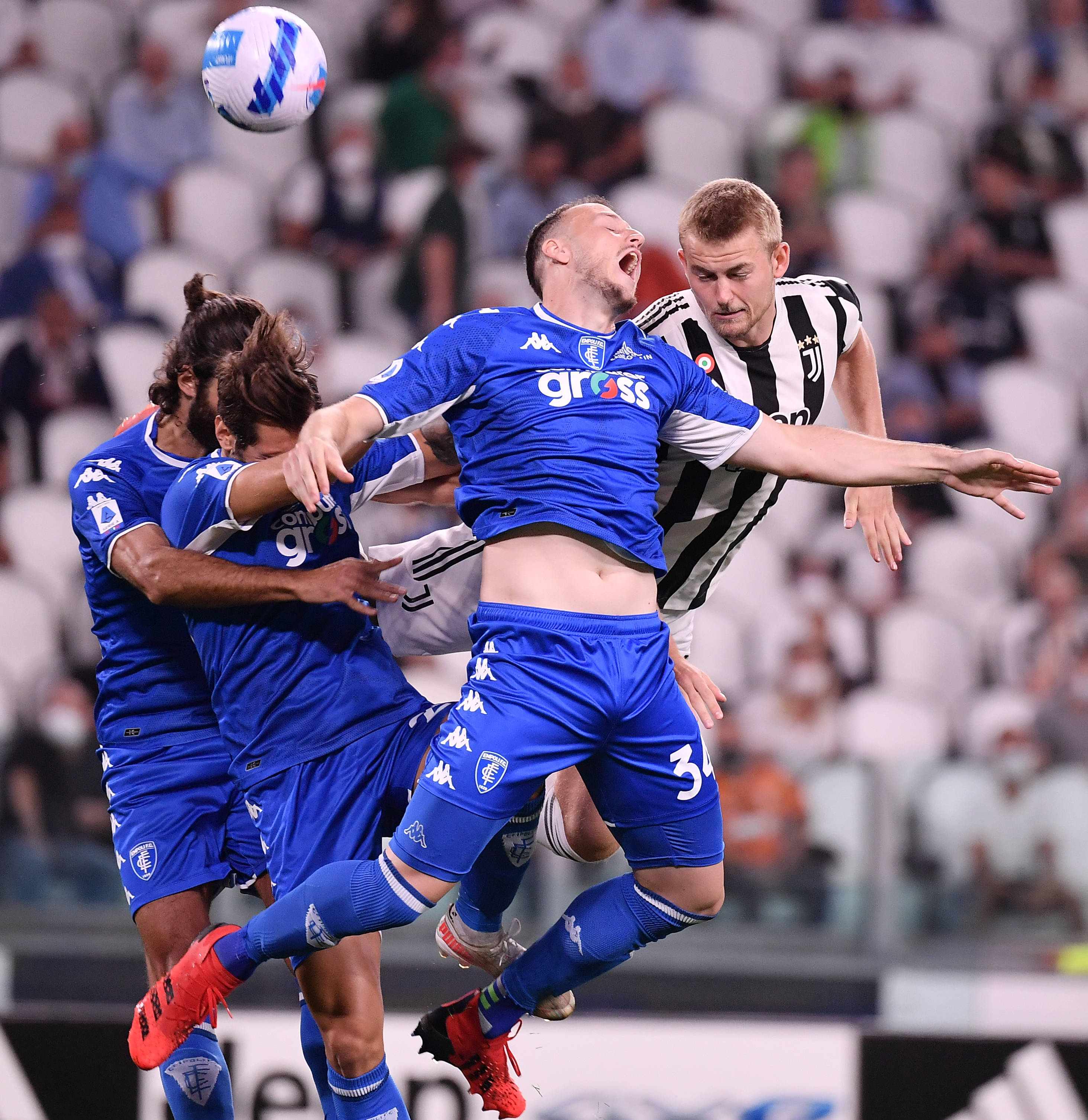 都面临着由 都面临着由