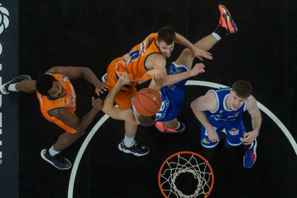 得有些谨慎 得有些谨慎